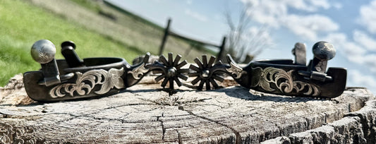 Single mounted women’s spurs