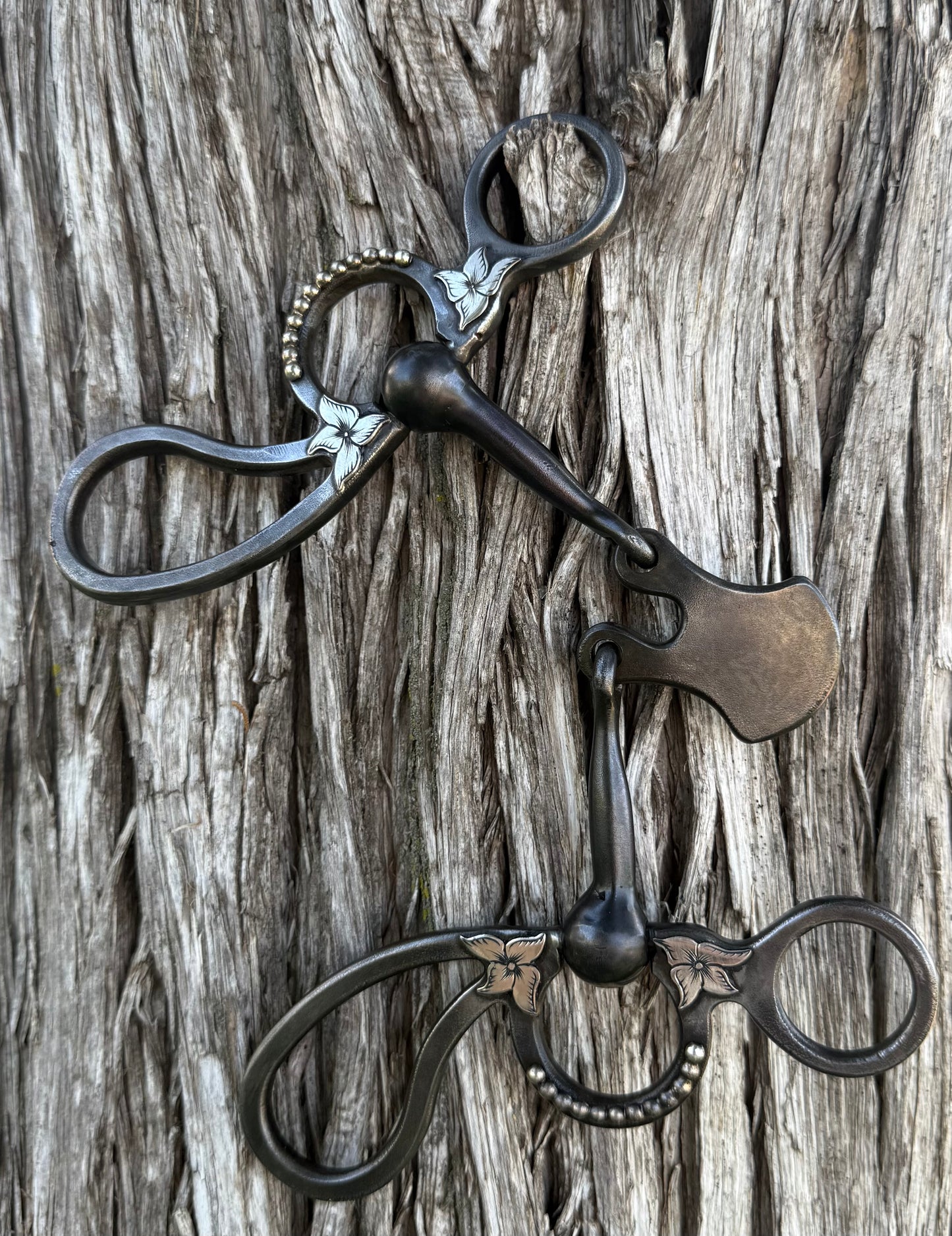 Argentine tear drop shank floating spade bit